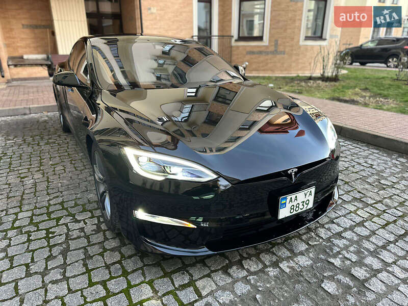 Лифтбек Tesla Model S 2022 в Киеве