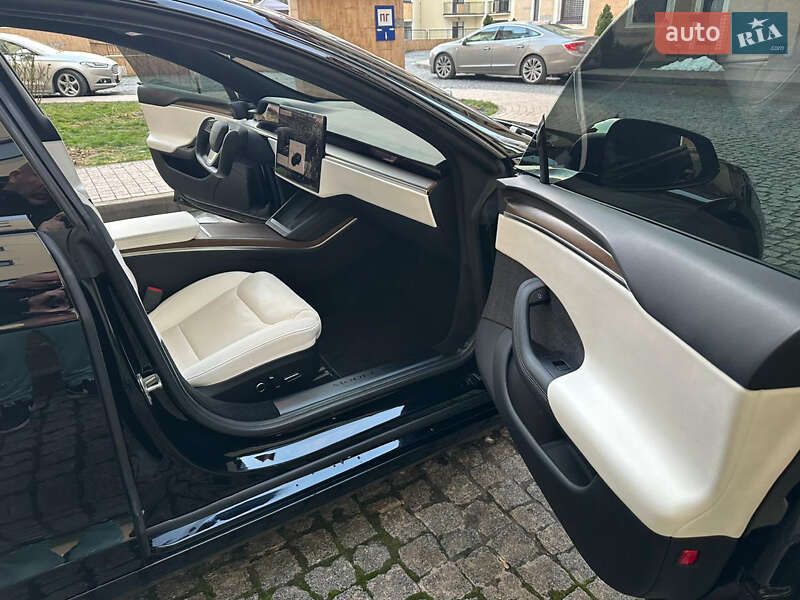 Лифтбек Tesla Model S 2022 в Киеве