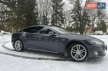 Ліфтбек Tesla Model S 2015 в Києві