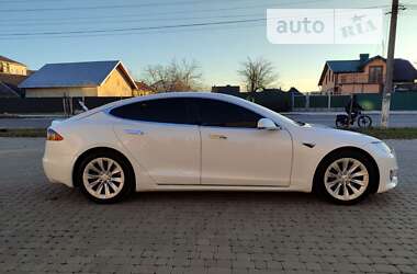 Ліфтбек Tesla Model S 2017 в Коломиї