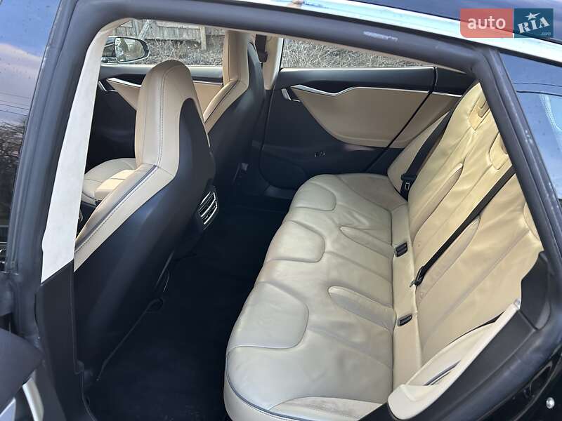 Ліфтбек Tesla Model S 2013 в Києві