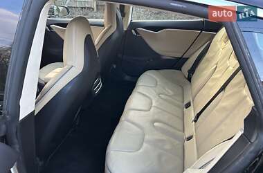 Лифтбек Tesla Model S 2013 в 