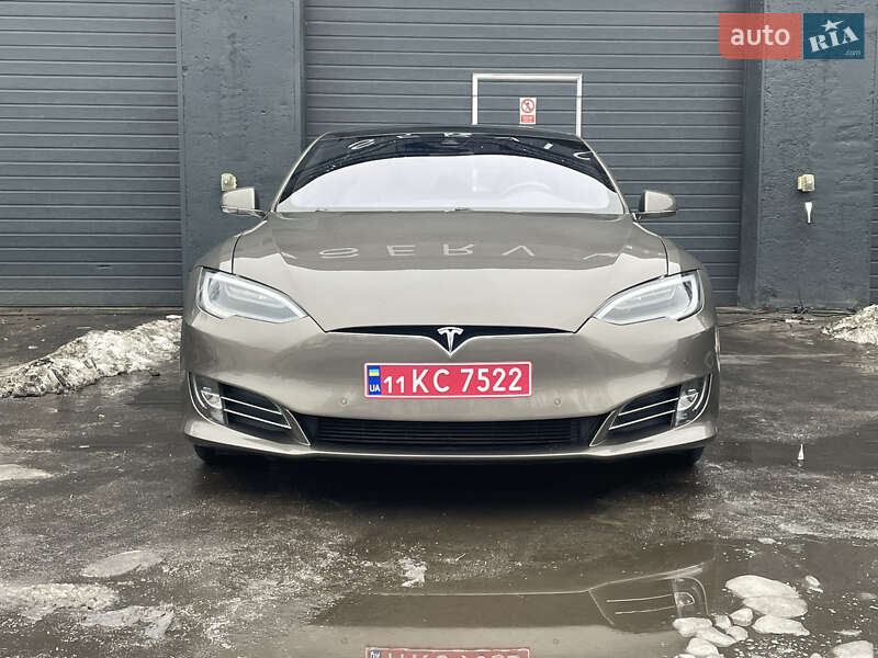 Лифтбек Tesla Model S 2016 в Киеве