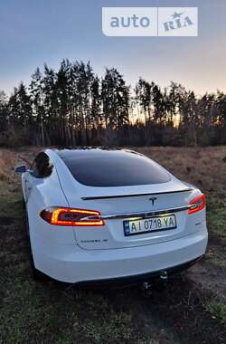 Лифтбек Tesla Model S 2015 в Киеве