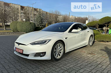 Лифтбек Tesla Model S 2017 в Луцке