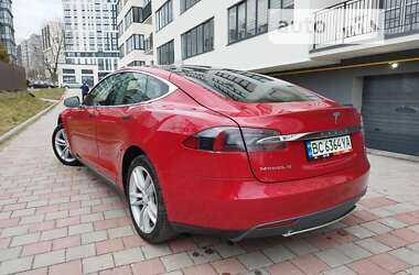 Лифтбек Tesla Model S 2013 в Львове