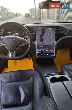 Ліфтбек Tesla Model S 2016 в Тростянці
