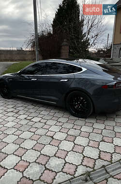 Лифтбек Tesla Model S 2017 в 