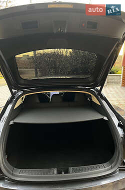 Лифтбек Tesla Model S 2017 в 