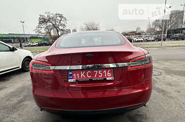 Ліфтбек Tesla Model S 2015 в Києві