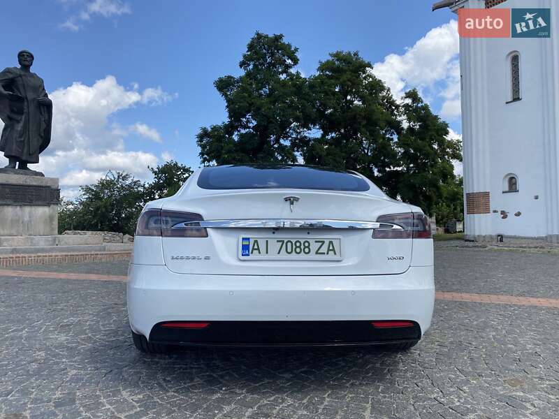 Лифтбек Tesla Model S 2018 в Киеве