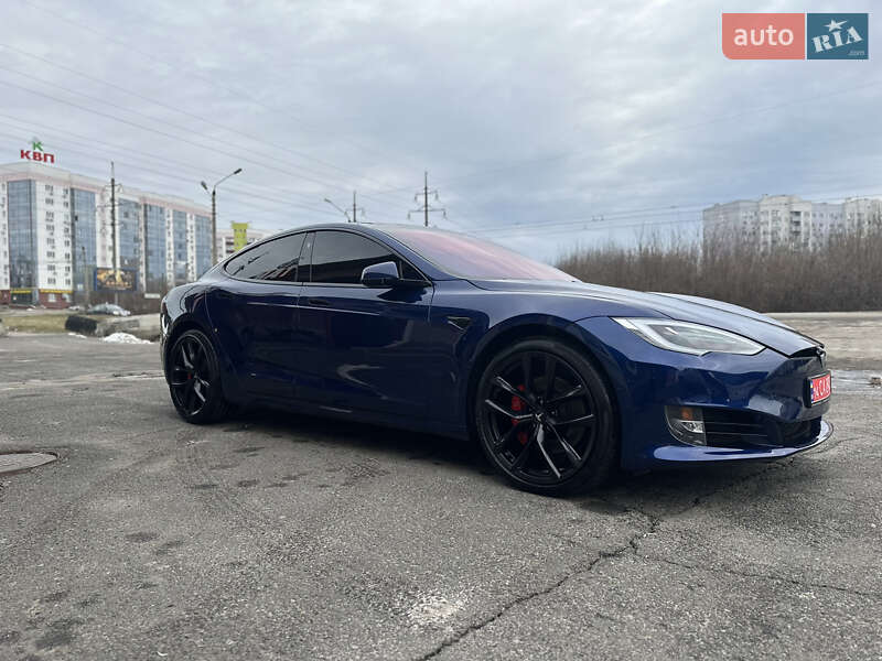 Лифтбек Tesla Model S 2018 в Полтаве