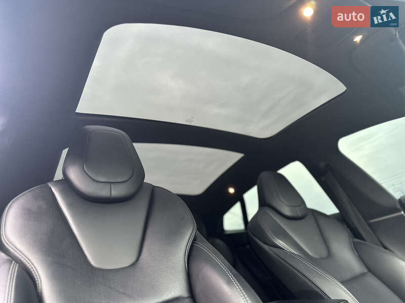 Лифтбек Tesla Model S 2018 в Полтаве