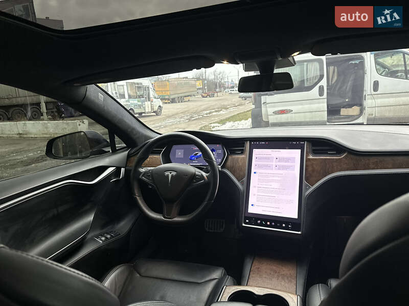 Лифтбек Tesla Model S 2018 в Полтаве