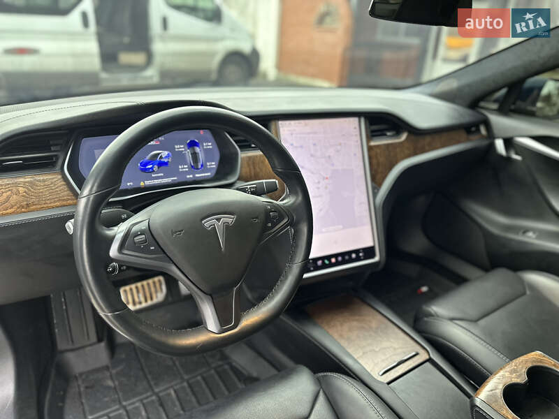Лифтбек Tesla Model S 2018 в Полтаве