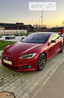 Лифтбек Tesla Model S 2019 в Львове