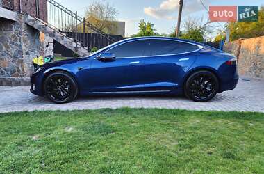 Лифтбек Tesla Model S 2017 в Киеве Лифтбек Tesla Model S 2017 в Киеве