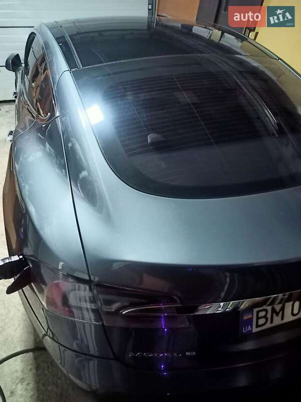 Лифтбек Tesla Model S 2014 в Сумах