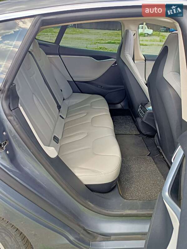 Ліфтбек Tesla Model S 2014 в Сумах фото 17 Ліфтбек Tesla Model S 2014 в Сумах