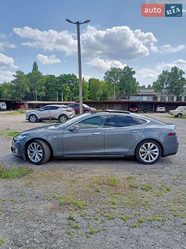 Ліфтбек Tesla Model S 2014 в Сумах фото 13 Ліфтбек Tesla Model S 2014 в Сумах