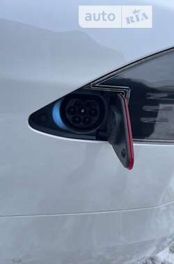 Лифтбек Tesla Model S 2020 в Днепре