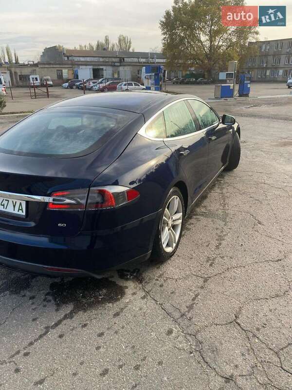 Лифтбек Tesla Model S 2013 в Николаеве