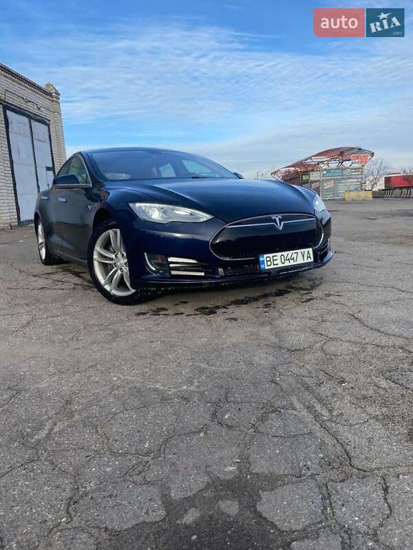 Tesla Model S 2013
