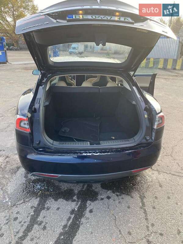Ліфтбек Tesla Model S 2013 в Миколаєві