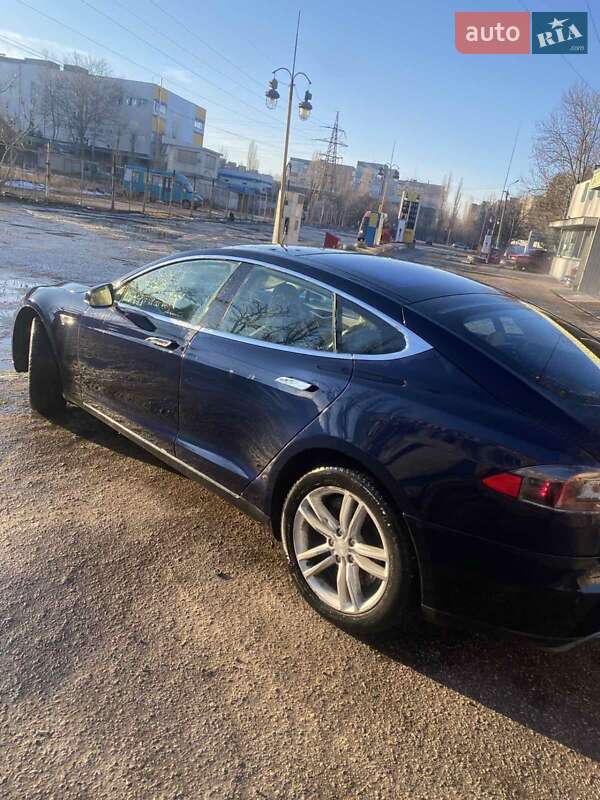 Лифтбек Tesla Model S 2013 в Николаеве