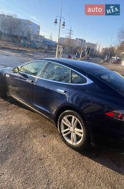 Лифтбек Tesla Model S 2013 в 