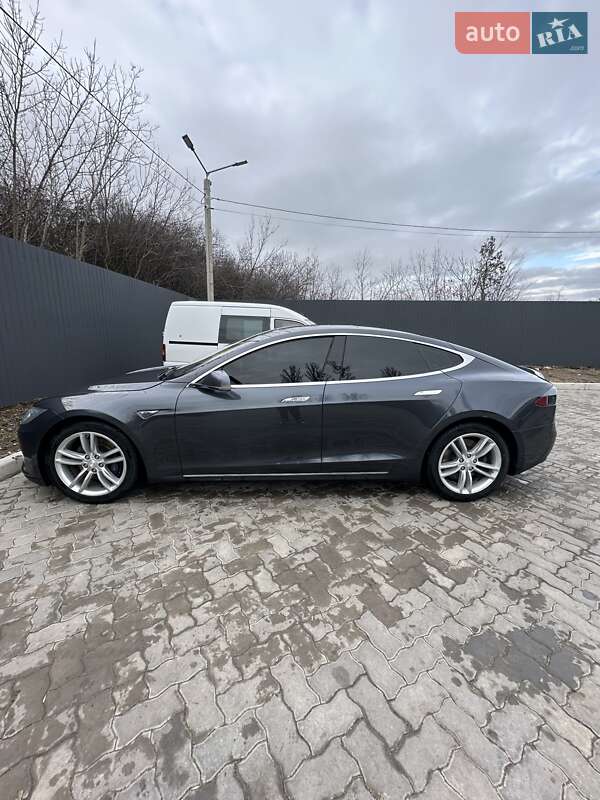 Ліфтбек Tesla Model S 2015 в Миколаєві фото 6 Ліфтбек Tesla Model S 2015 в Миколаєві