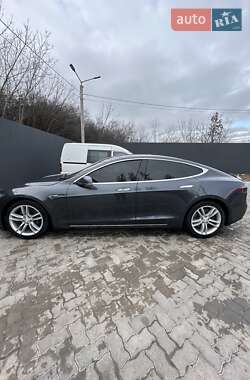 Лифтбек Tesla Model S 2015 в 