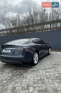 Лифтбек Tesla Model S 2015 в 