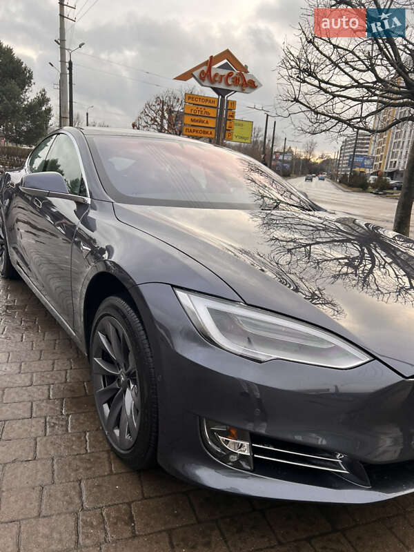 Лифтбек Tesla Model S 2020 в Ивано-Франковске