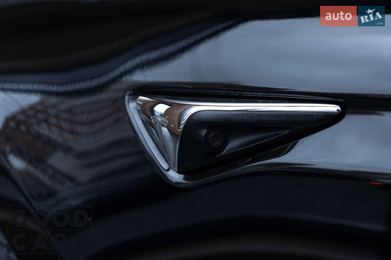 Лифтбек Tesla Model S 2019 в Одессе