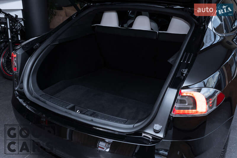 Лифтбек Tesla Model S 2019 в Одессе