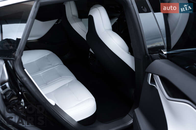 Лифтбек Tesla Model S 2019 в Одессе