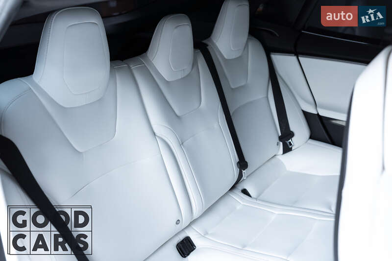 Лифтбек Tesla Model S 2019 в Одессе