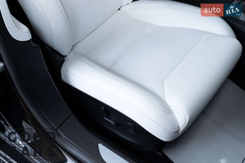 Лифтбек Tesla Model S 2019 в Одессе