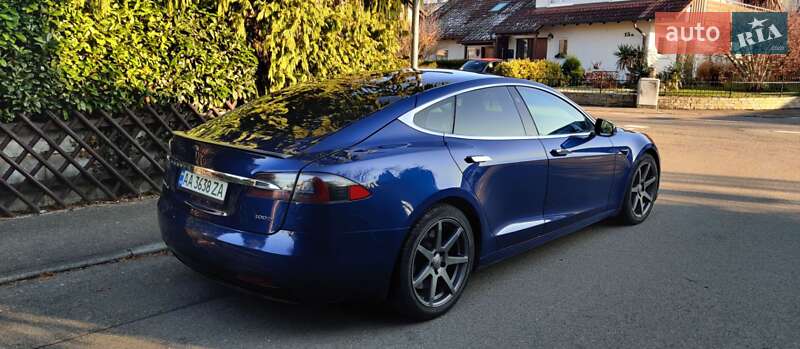 Лифтбек Tesla Model S 2017 в Вижнице