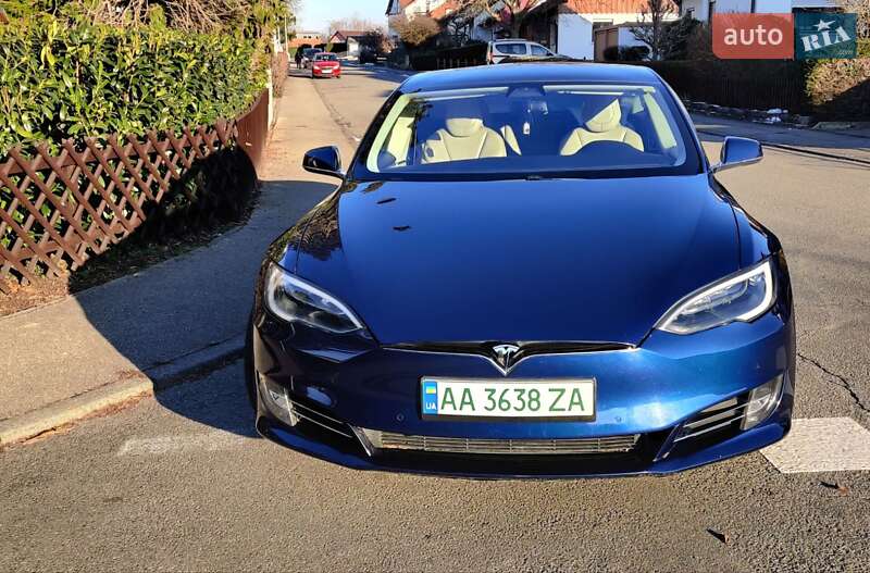 Tesla Model S 2017