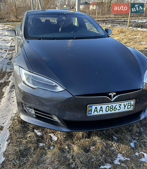 Tesla Model S 2018