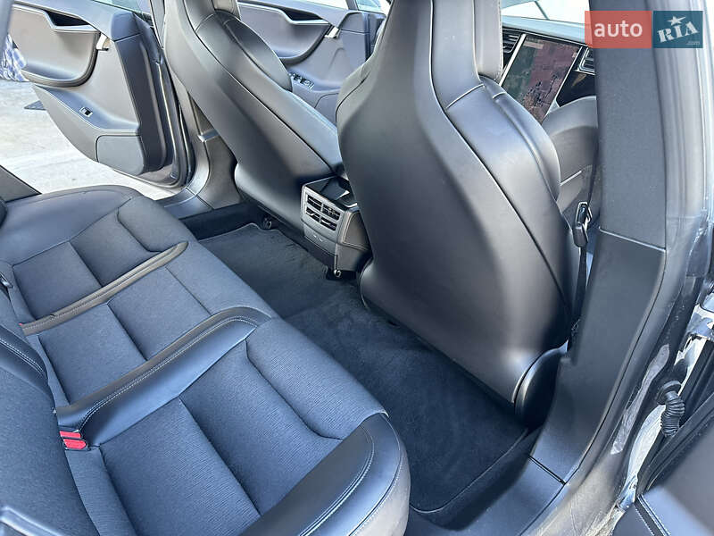 Лифтбек Tesla Model S 2018 в Борисполе