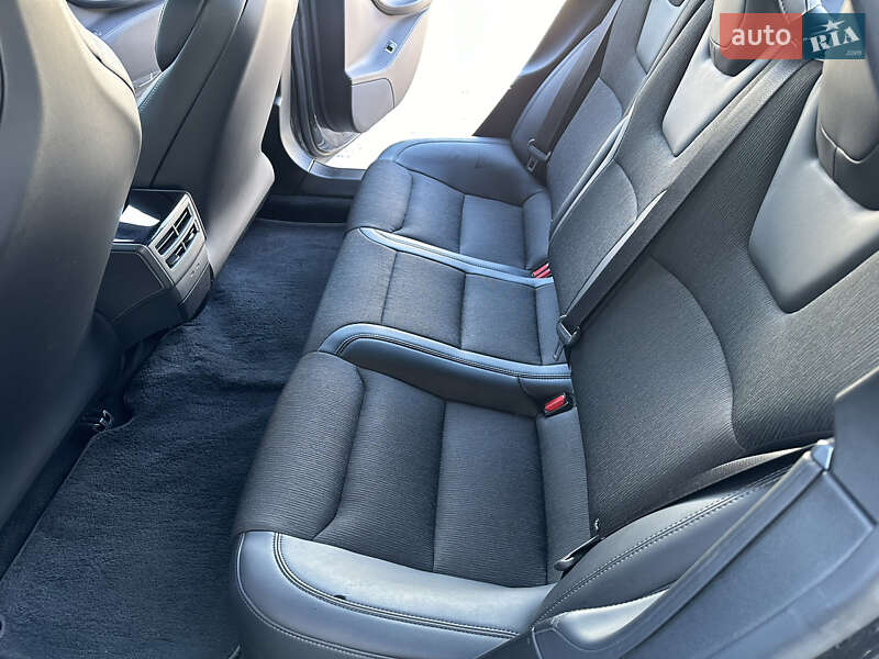 Лифтбек Tesla Model S 2018 в Борисполе