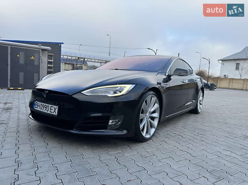 Ліфтбек Tesla Model S 2017 в Одесі