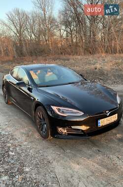 Ліфтбек Tesla Model S 2019 в Кам'янському