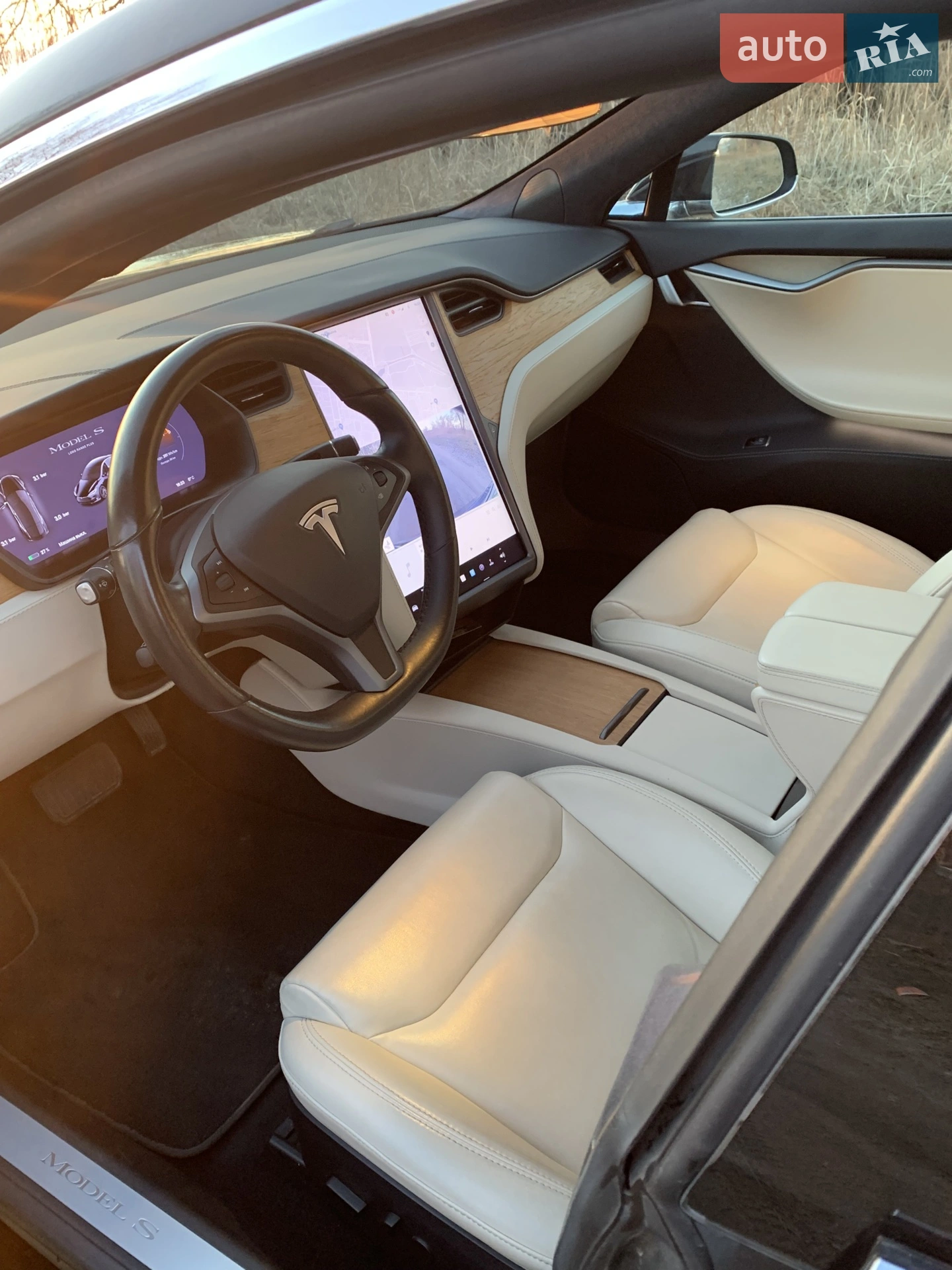 Tesla Model S 2019 VIN 5YJSA1E21LF364360 фото оголошення 9 з 18