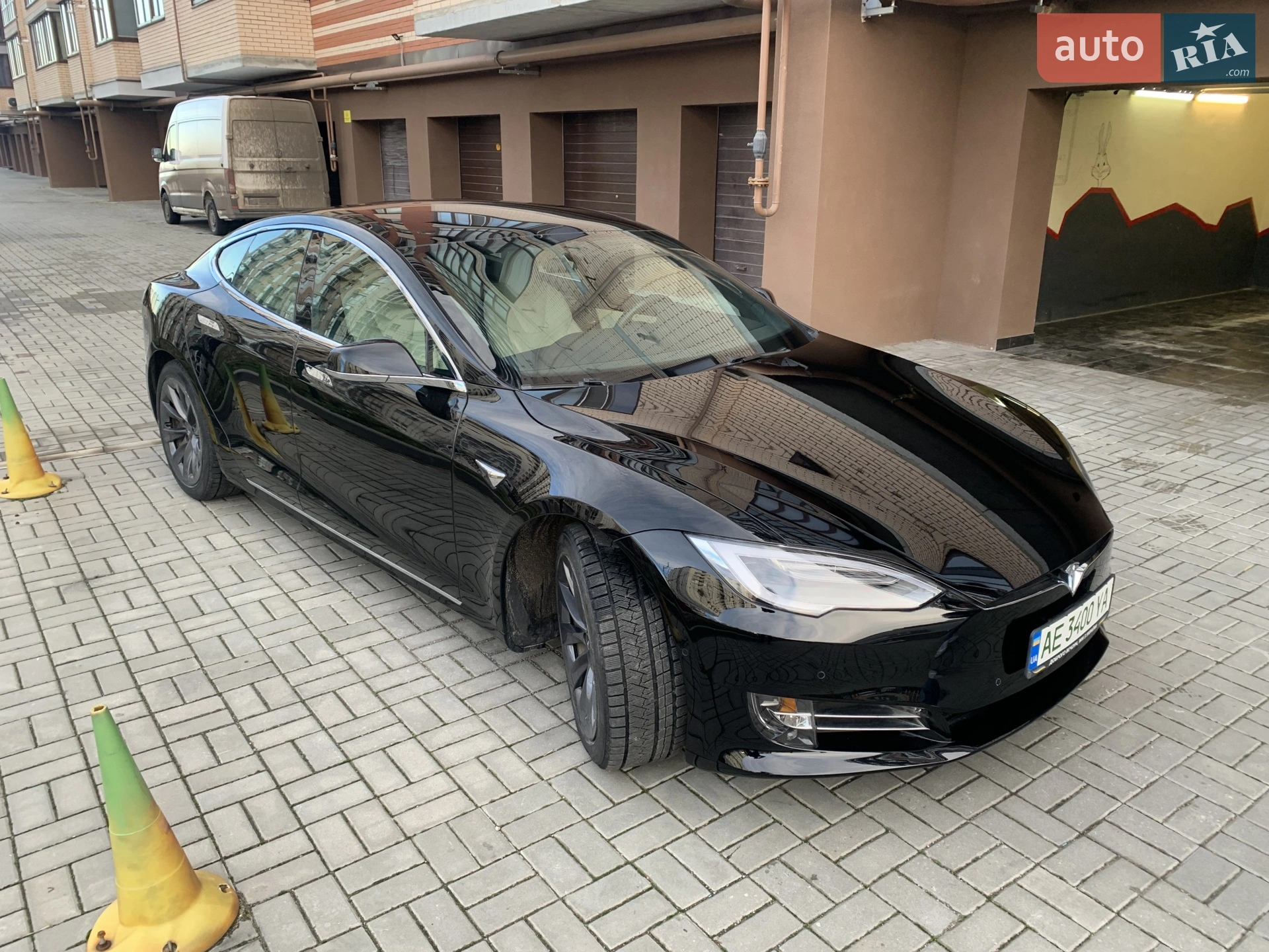 Tesla Model S 2019 VIN 5YJSA1E21LF364360 фото оголошення 14 з 18
