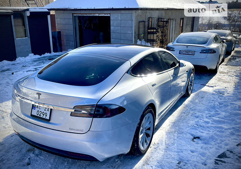 Лифтбек Tesla Model S 2018 в Луцке