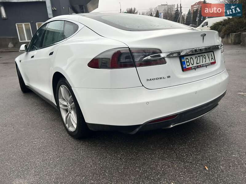 Лифтбек Tesla Model S 2014 в Тернополе